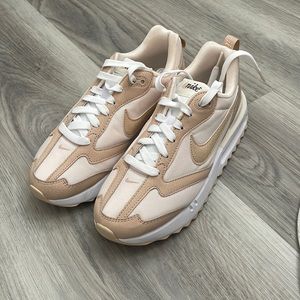 Nike Air Max- never worn